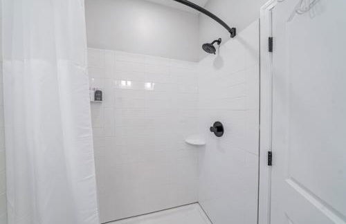 3BR 2BA Home with King Queen & Twin Beds - Foto 53