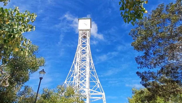 See the clock tower in Monte Cristi