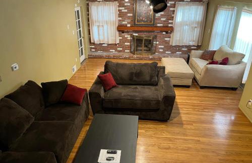 Secluded, Charming and Unique! Spacious Apartment EXCELLENT Central Location - Foto 6