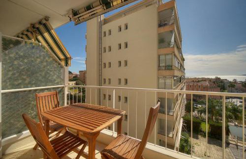 FRGK Fauvettes 1BDR Terrace, Parking, AC & Ultra-Fast Wi-Fi - Photo 38