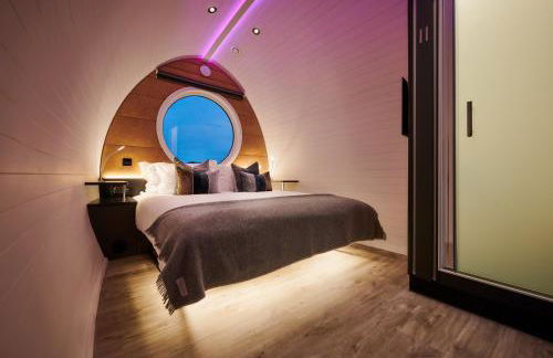 Luxury Hideaways - Photo 2