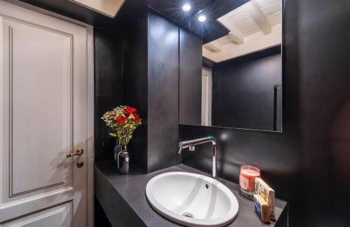 Villa esclusiva nella torre del castello di Tignano tra lusso, storia e natura nel cuore del Chianti - Foto 20