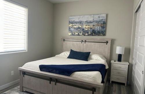 Beautiful New construction home - New Pool & Spa! - Foto 57