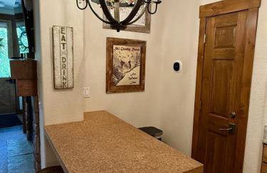 2 BR Basecamp Bliss at Kicking Horse Near Ski Hill - Foto 15