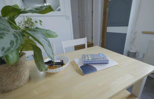 Quirky & cosy 1 or 2 bedroom house in peaceful village - Photo 47