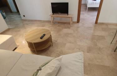 First Floor Casa Privee - Two bed Beach Terrace & Balconies - Foto 5