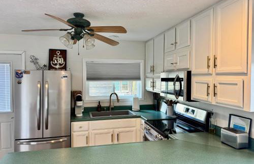 Cozy Lakefront Holiday Getaway! - Foto 11