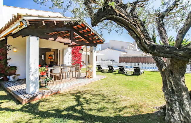 Just 10 Minutes From Sitges, House With Private Garden and Pool- - Foto 50