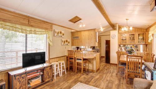 Creekside Cabin with Deck and Views in Panguitch! - Foto 5