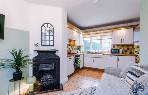 Stylish 4 Bedroom Home in Port Sunlight with 7 Beds Perfect for Business Bookings and Groups - Foto 57