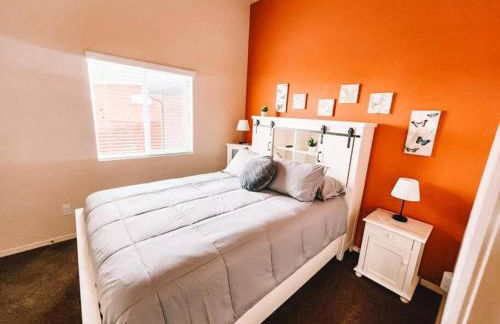 Peaceful Falcon Hot Tub Pet Friendly 3 King Beds - Foto 5