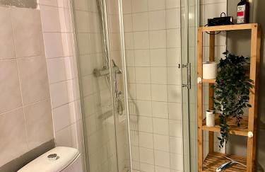 Studio Rdc proche Quai Rouget - Photo 7