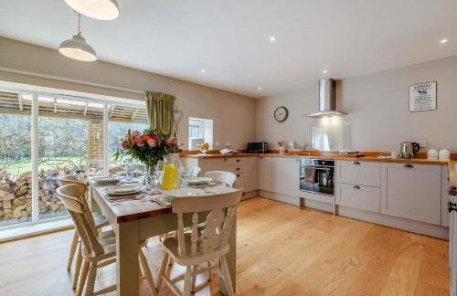 3 Bed in Staplecross oc-rh1162 - Photo 7