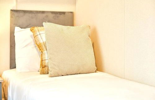 Pine Lodge with Hot Tub - Foto 32