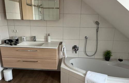 Komfort-Apartment - 93m2 - Zentral - Nähe Stadtpark - Foto 38