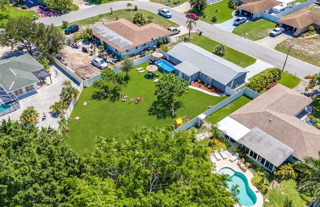 Paradise Haven- Amazing 4BR Oasis With Pool - Foto 54