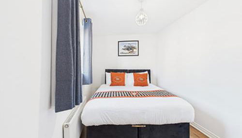 Desert Orchid by Signature Stays - Racecourse - Parking - 5-Bed - Foto 5