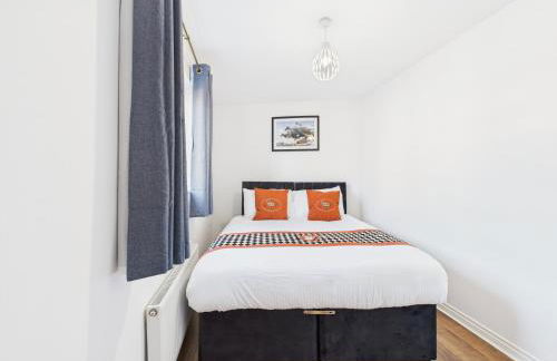 Desert Orchid by Signature Stays - Racecourse - Parking - 5-Bed - Photo 5