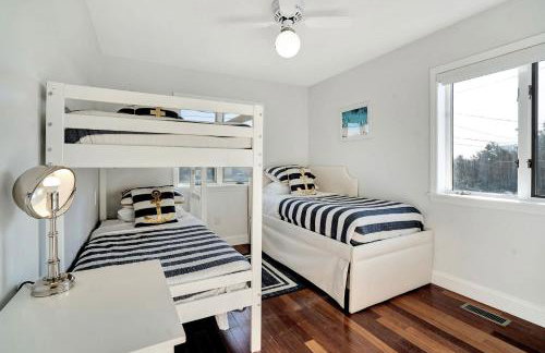 Chic Beach House: Waterfront, Vineyards, Hot Tub - Foto 14