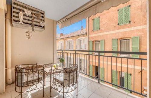 1 Chambre - Ascenseur - Spacieux - Proche palais - Foto 12