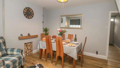 Sunshine Cottage Tideswell, Games room included. - Foto 2