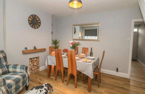 Sunshine Cottage Tideswell, Games room included. - Foto 2