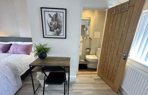 Brain Properties Limited - Contractor and Leisure Stay 4 Bedroom all ensuite house with Parking - Photo 26