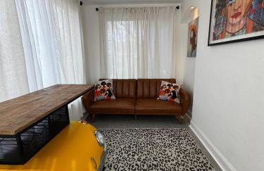 Eclectic Opulence Retreat - Photo 8