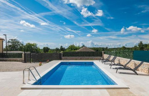 Awesome Home In Malisi With Kitchen - Photo 11