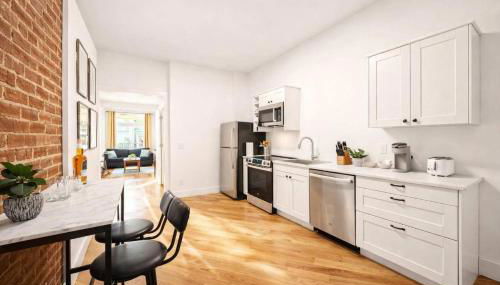 Cozy 2-Floor Home 5BR 3BA 2 Kitchens Backyard - Foto 4