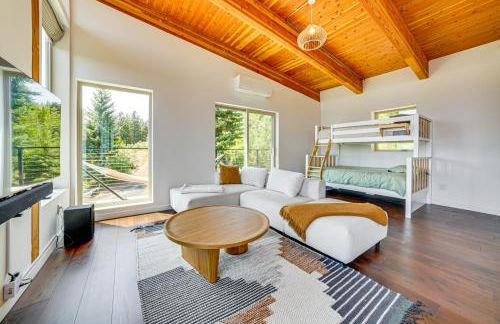 Mid-Century Escape Lake Views, Steps to Cave Bay! - Foto 16