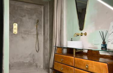 Charming and Design Attic Loft Central Milan in coolest area Navigli Ticinese - Foto 13