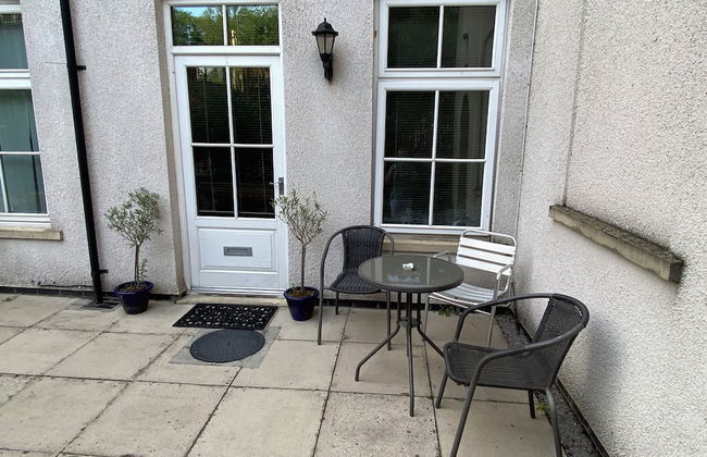 Studio - Sleeps 2 - Pets - Terrace - Parking - Photo 12