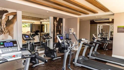 Quarto no Hilton Garden - Piscina - Academia - Ar-condicionado - Região Nobre - Andar alto - Foto 5