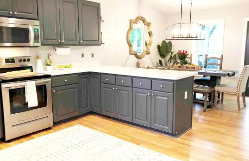 Waterfront Retreat with Spectacular Interior, Jacuzzi and Game Room in NC - Foto 62