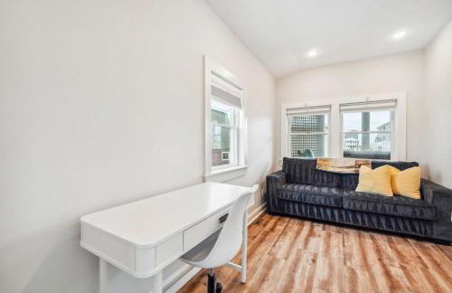 Seaside Serenity Steps to Beach Deck & Porch - Foto 10