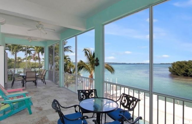 Waterfront Home With Swimming Pool 4 Bedroom Home by RedAwning - Foto 22