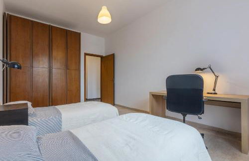 GuestHost - Roomy Apartment near UniBo & Porta San Donato - Photo 19