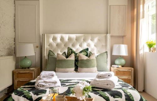 Primrose Luxury Cottage with Private Hot tub - Photo 10