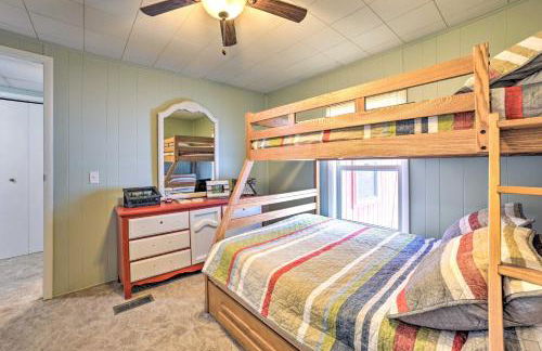 Rose City Cabin with Fire Pit and Lake Access - Foto 19