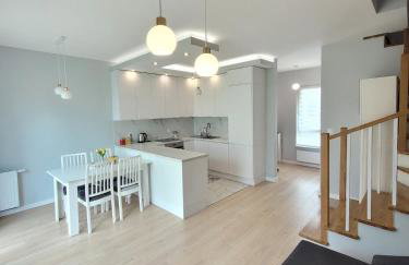 Luxury House with Garden near Chopin Airport - Foto 1