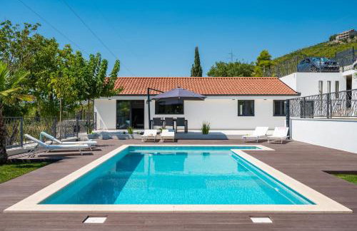 Villa Florinda with Pool and Prime Location near Split - Photo 5