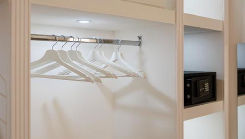 B Luxury Home - Foto 5, wardrobe