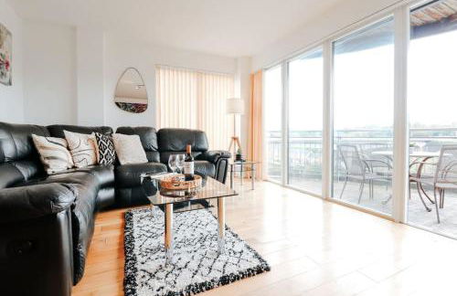 Bay View Apartment, by Solace Stays - Photo 39