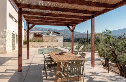 Olive Hideaway Private Pool Villa, Chania Sleeps 7 - Foto 43