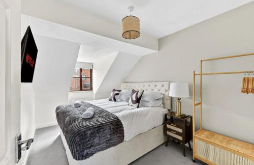 Detached House - Prime Location - Free Parking, Fast Wifi and Smart TVs with Sky TV and Netflix by Yoko Property - Foto 12