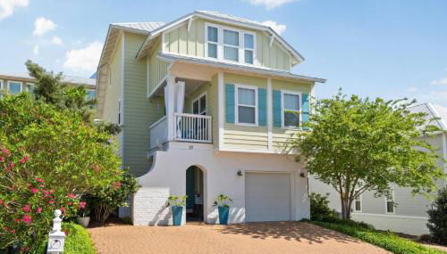 30A Pet Friendly Beach House - Pelican's Rest by Panhandle Getaways - Foto 2, Garden, Garden view, young children