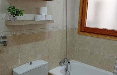 Origen Pelaire excelente limpieza y ubicacion - Photo 20