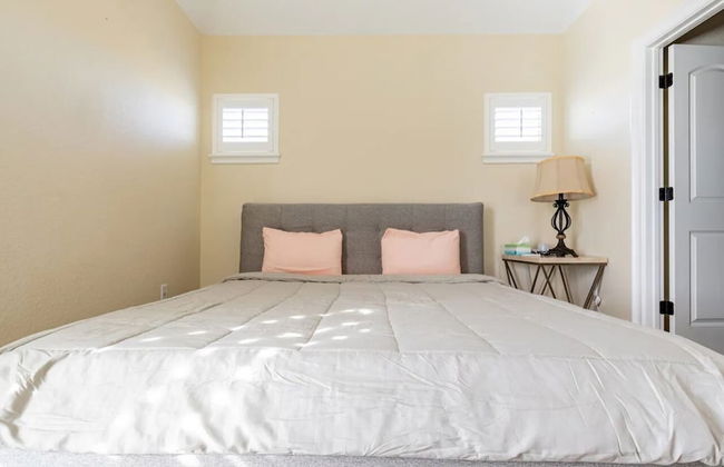 BIZI near Galleria Mall - Foto 8