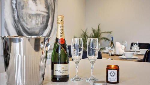 The Penthouse - Allocated Parking with City Views - Foto 1